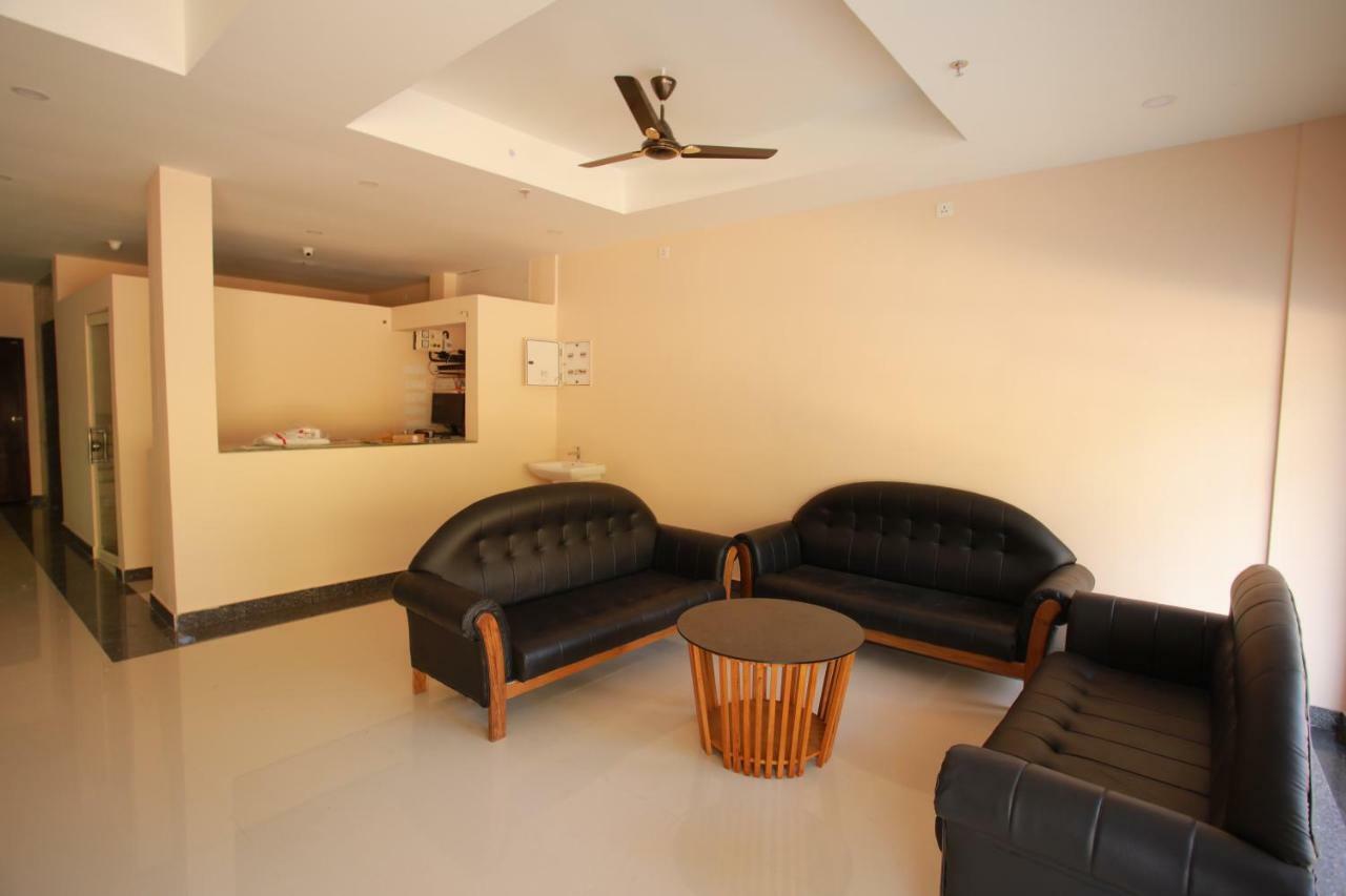 מאננטהוואדי Hotel Wayanad Square מראה חיצוני תמונה
