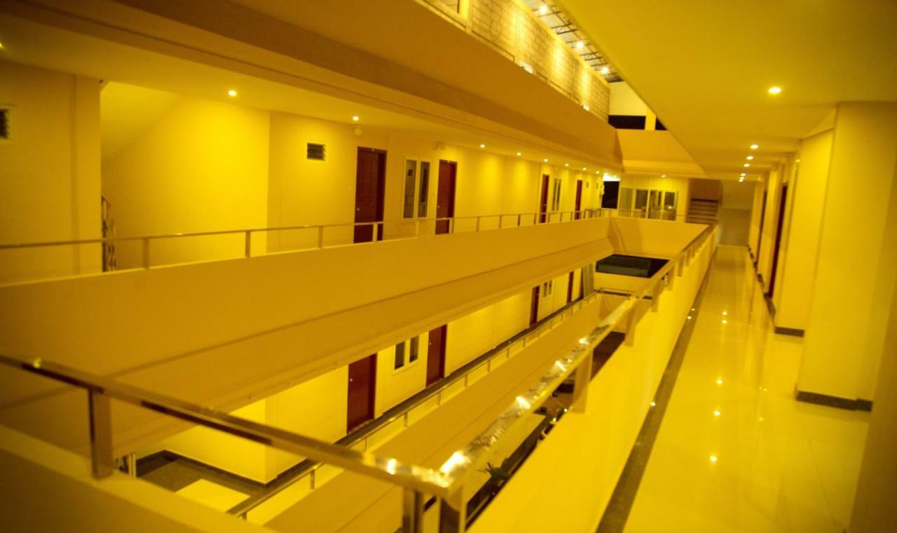 מאננטהוואדי Hotel Wayanad Square מראה חיצוני תמונה