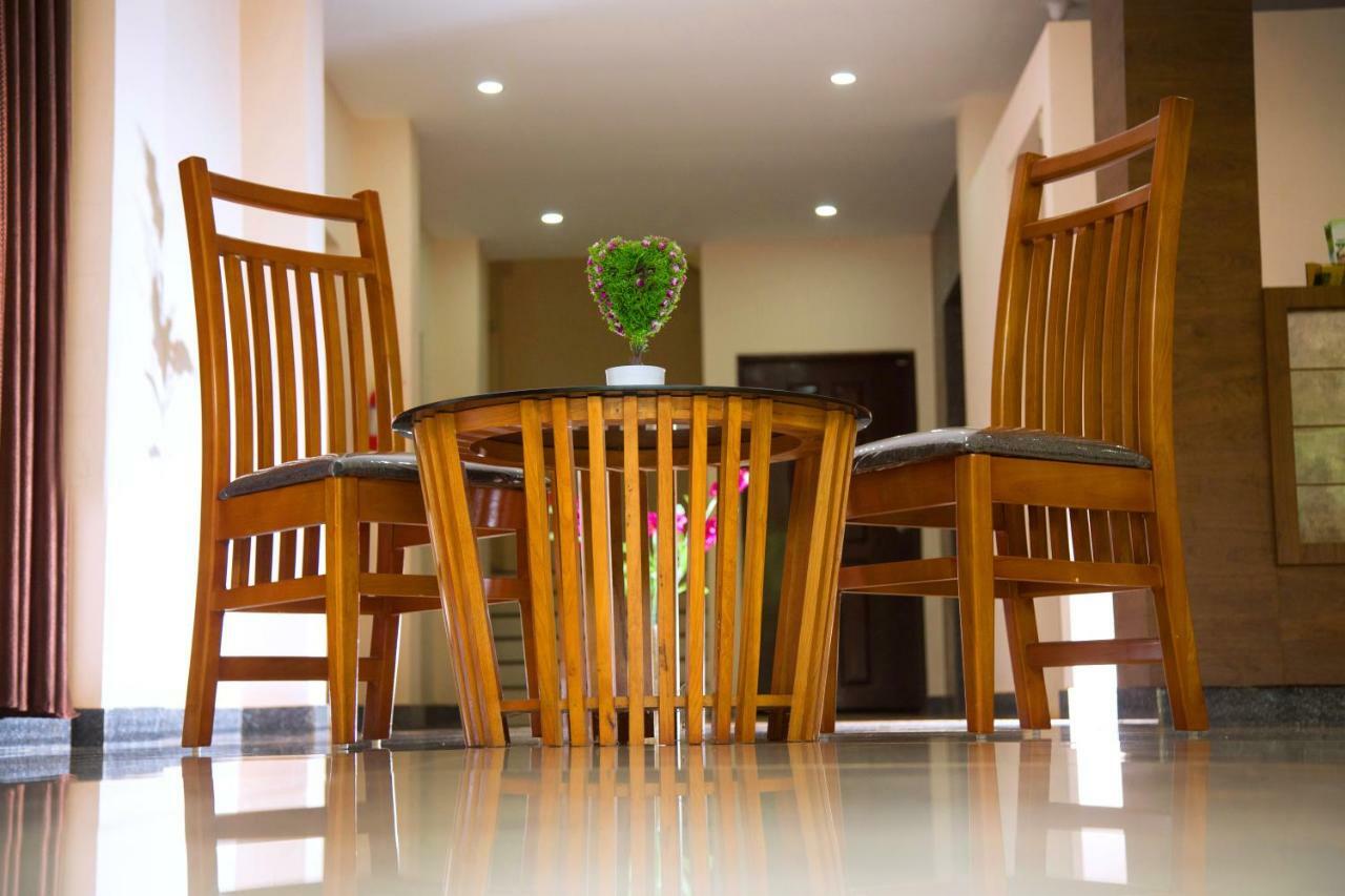 מאננטהוואדי Hotel Wayanad Square מראה חיצוני תמונה