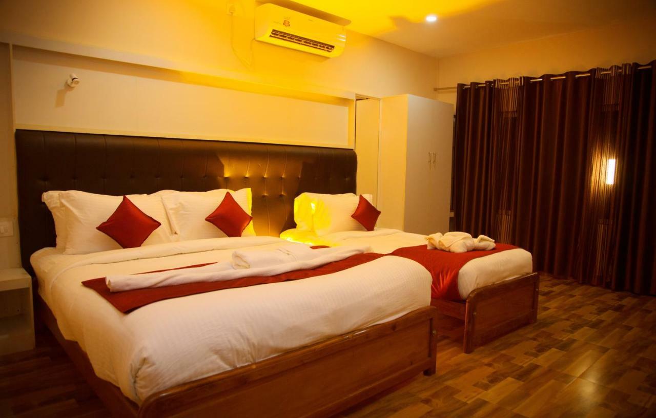 מאננטהוואדי Hotel Wayanad Square מראה חיצוני תמונה